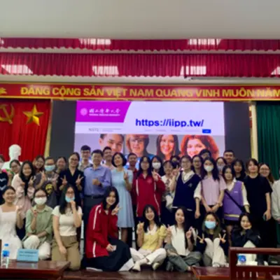 SINH VIÊN TRƯỜNG ĐẠI HỌC DƯỢC HÀ NỘI  CHỦ ĐỘNG HỘI NHẬP, KIẾN TẠO TƯƠNG LAI